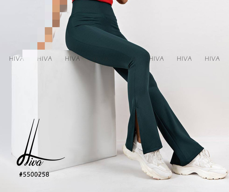 شلوار لگ بوتکات کبریتی بغل چاکدار قد ۱۰۵ فری در سایز ۳۸ تا ۴۰ و ۴۲ تا ۴۶