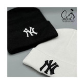 کلاه بافت زمستونی دو رنگ مشکی و سفید