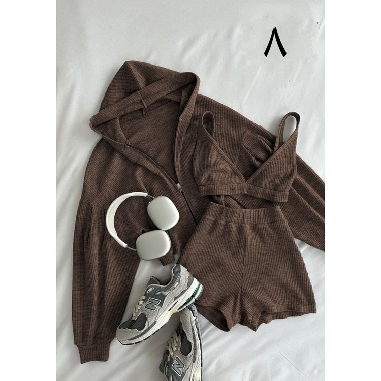 ست سه تیکه تکه کراپ تاپ نیمتنه وشورتک شلوارک و سویشرت رویه فانریپ کبریتی تمام کش فری سایز ۳۸ تا ۴۶