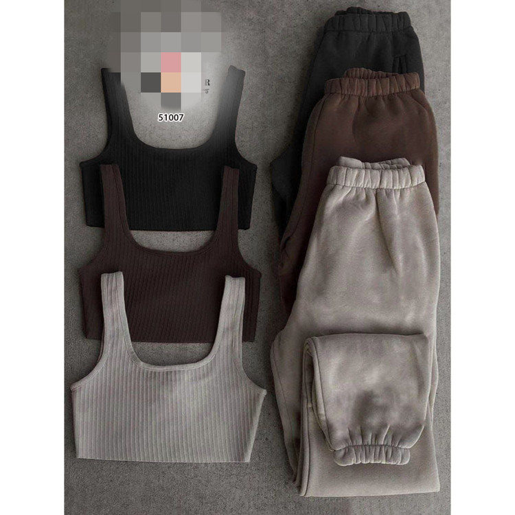 کد ۵۱۰۰۷ ست شلوار جاگر و کراپ تاپ نیمتنه فری سایز ۳۸ تا ۴۲ دورس داخل کرک و فانریپ